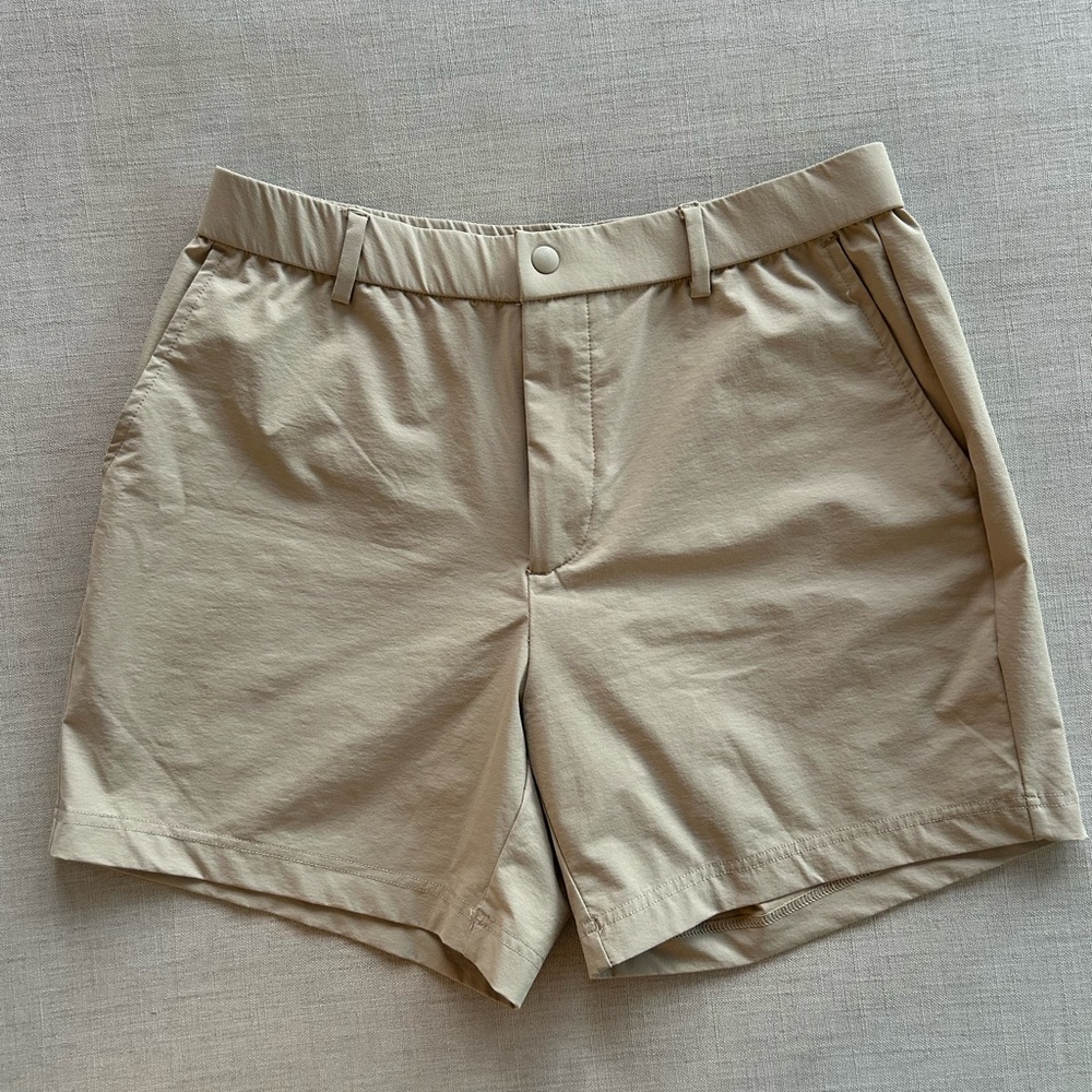 Bear Bottom khaki shorts 5.5 inseam